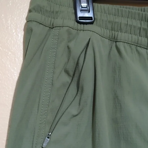 Bass Outdoor Men's Olive Green Cargo Jogger Pants XL - Picture 9 of 16